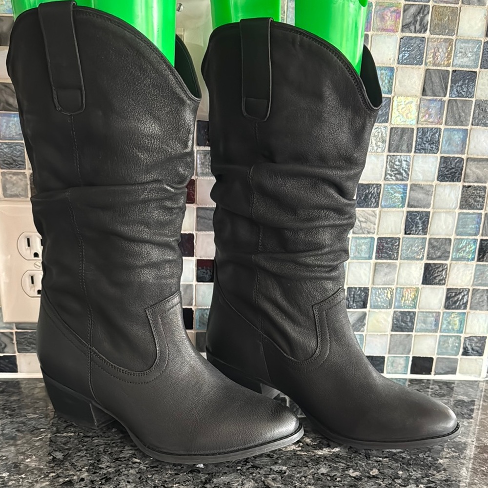 Black Heeled Boots with Knee High Design and Rounded Toe. Shavano style. - Picture 2 of 4